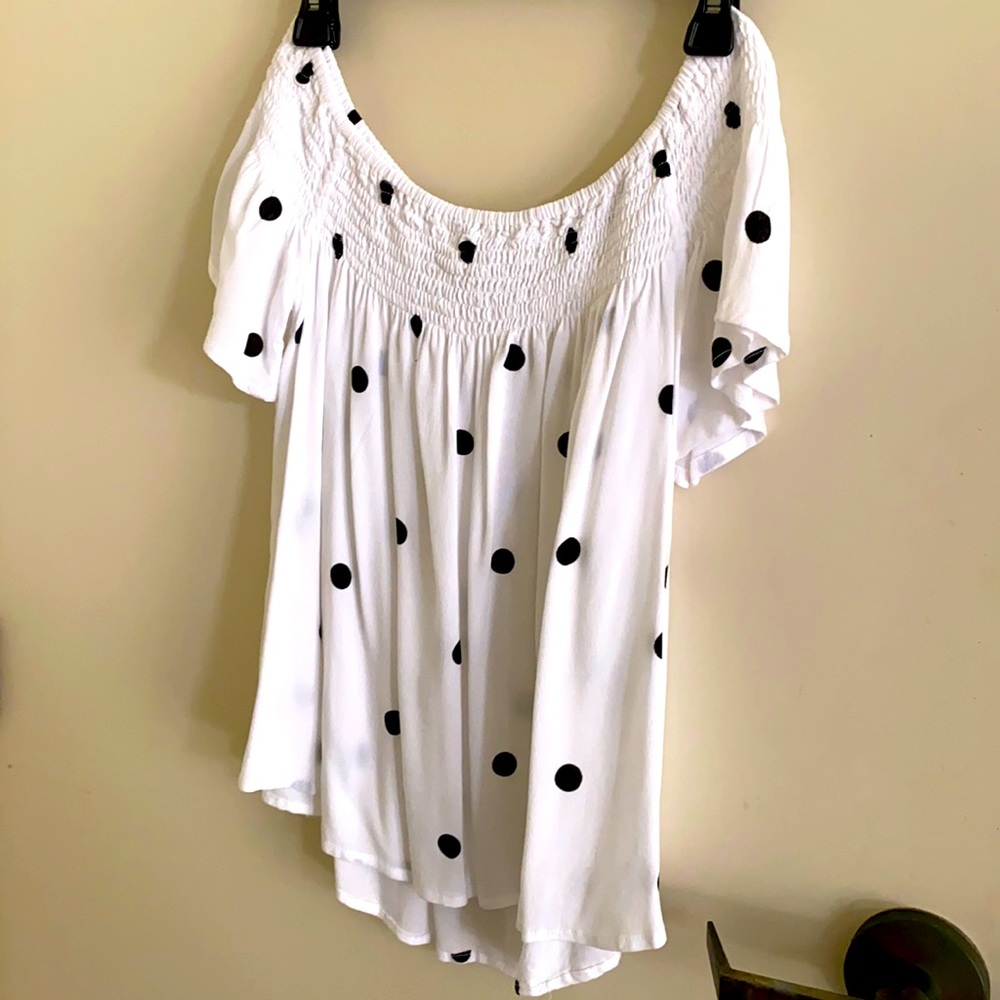 Fighting Eel / Ava Sky Off the Shoulder Top